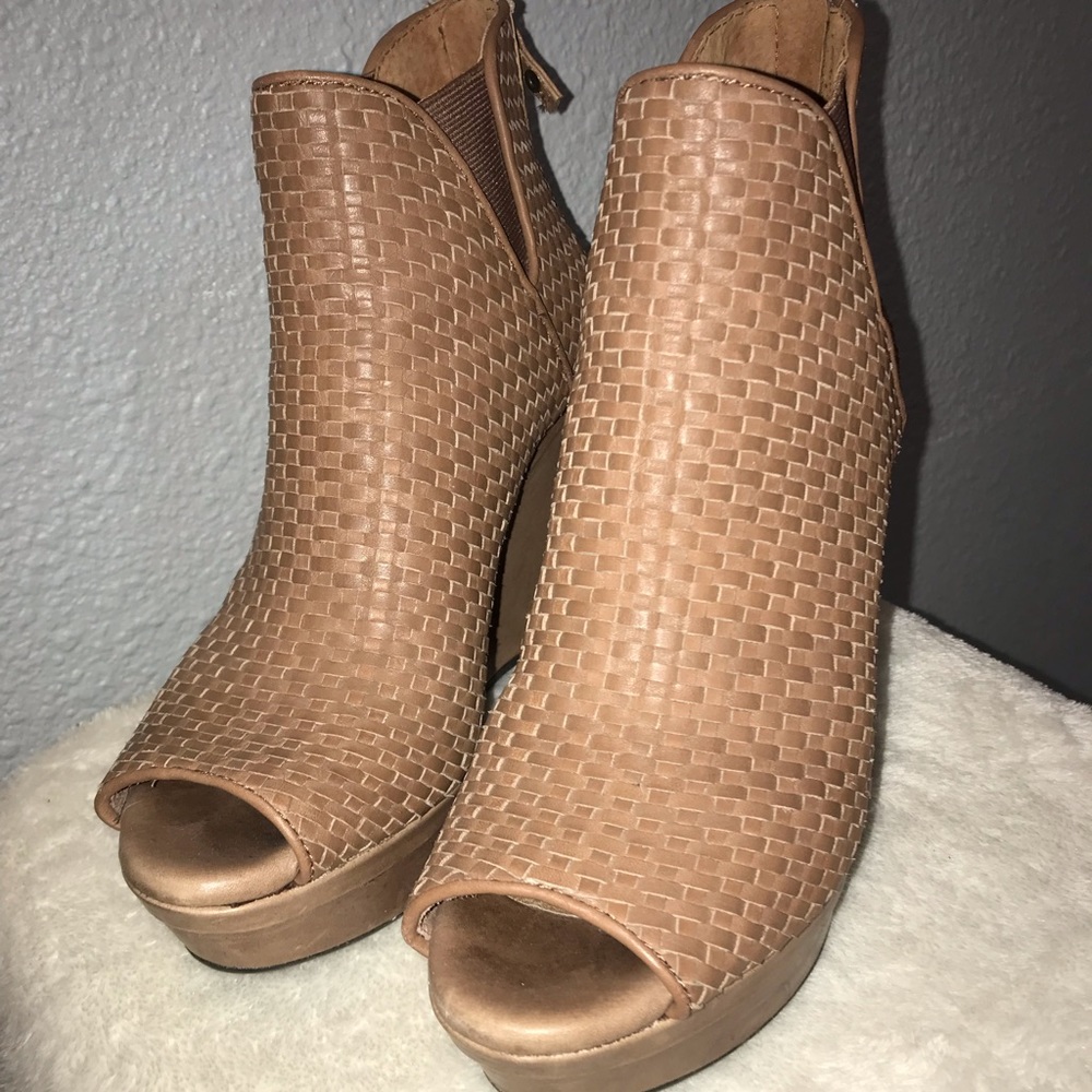 Ugg wedges